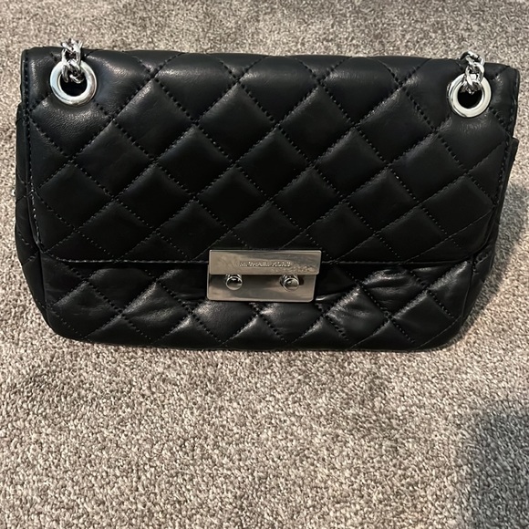 MICHAEL KORS Large Quilted Shoulder Bag - Picture 4 of 5